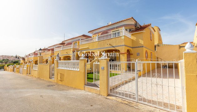 DOM - Odsprzedaż - ORIHUELA COSTA -
                VILLAMARTÍN