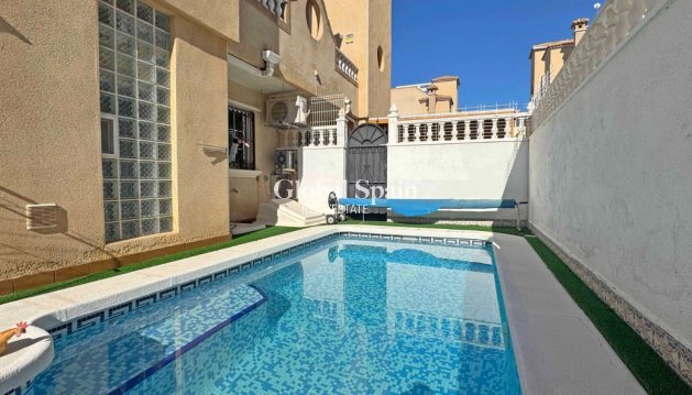 DOM - Odsprzedaż - ORIHUELA COSTA -
                