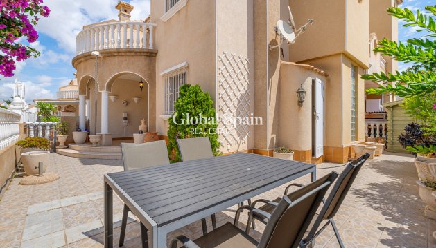 DOM - Odsprzedaż - ORIHUELA COSTA -
                