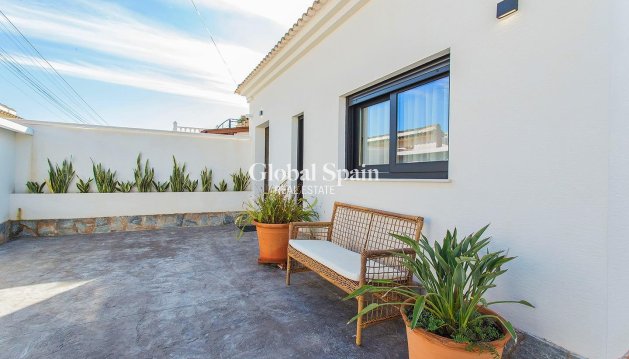 DOM - Odsprzedaż - TORREVIEJA -
                La Siesta