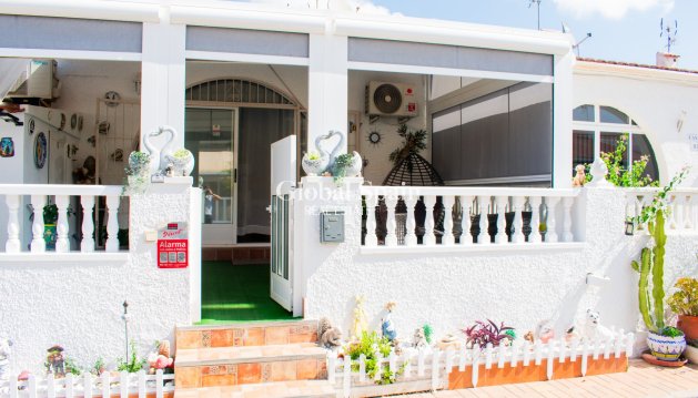 DOM - Odsprzedaż - TORREVIEJA -
                