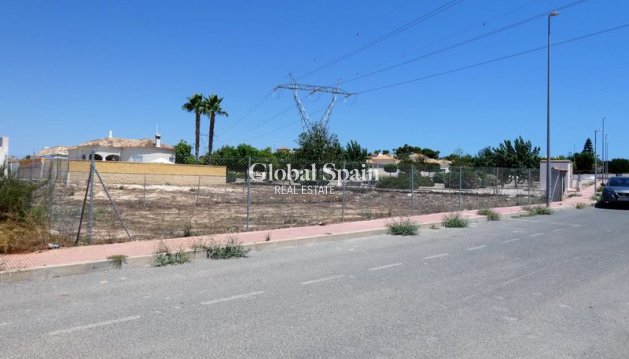 GROND - Wederverkoop - LA MARINA -
                Costa Blanca