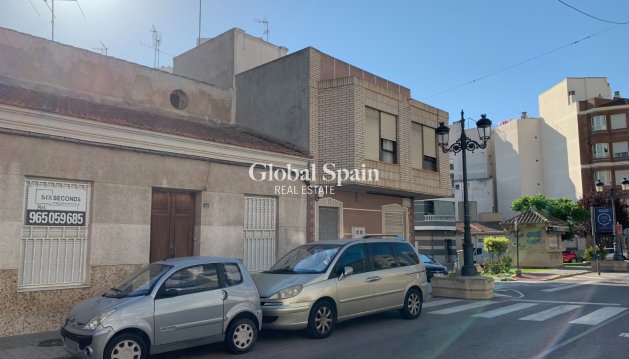 GRUNDSTÜCK - Wiederverkauf - GUARDAMAR DEL SEGURA -
                Guardamar pueblo