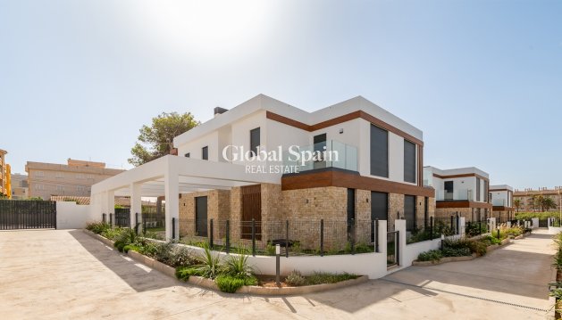 Halfvrijstaand - Nieuwbouw - Cala Ratjada -
                CAPDEPERA