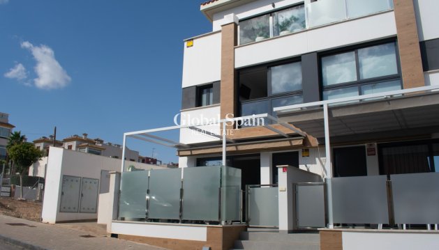 Halfvrijstaand - Wederverkoop - GUARDAMAR DEL SEGURA -
                GUARDAMAR DEL SEGURA