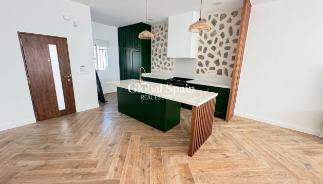 HAUS - Wiederverkauf - CATRAL -
                Costa Blanca