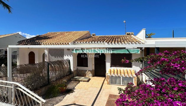 HAUS - Wiederverkauf - ORIHUELA COSTA -
                Costa Blanca