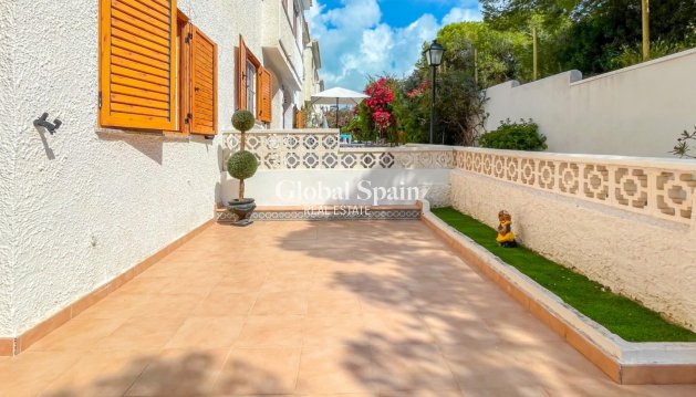 HAUS - Wiederverkauf - ORIHUELA COSTA -
                Costa Blanca