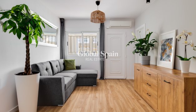 Haus - Wiederverkauf - ORIHUELA COSTA -
                Orihuela Costa