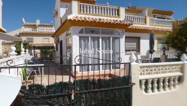 HAUS - Wiederverkauf - PLAYA FLAMENCA -
                Costa Blanca