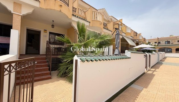 HAUS - Wiederverkauf - ROJALES -
                Lo Marabú