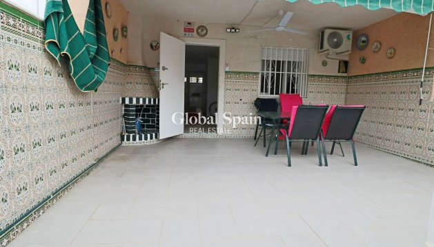 HAUS - Wiederverkauf - TORREVIEJA -
                Playa De Los Náufragos