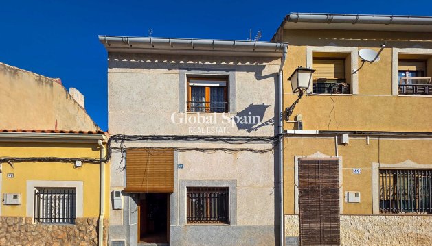 Herenhuis - Resale - Pinoso -
                Pinoso