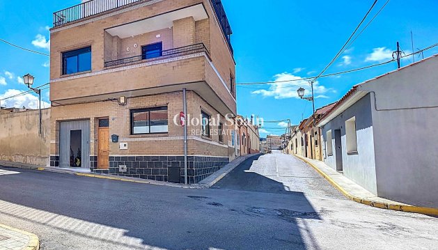 Herenhuis - Revente - Pinoso -
                Pinoso