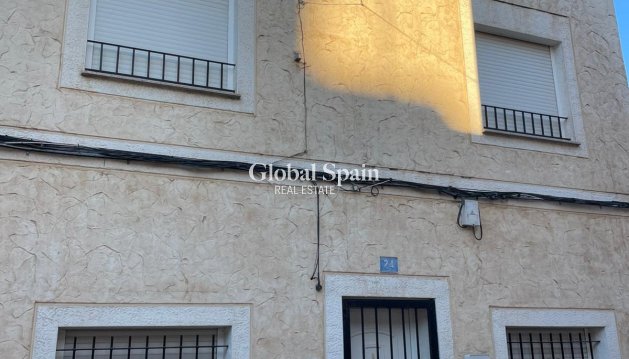 HOUSE - Resale - ALBATERA -
                ALBATERA