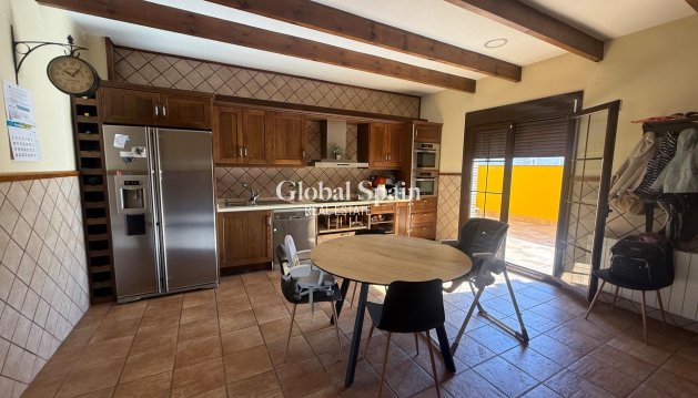 HOUSE - Resale - AVILESES -
                Avileses