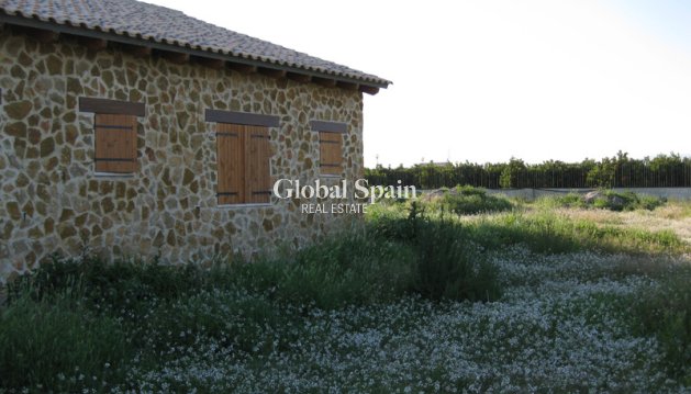 HOUSE - Resale - BENFERRI -
                Inland