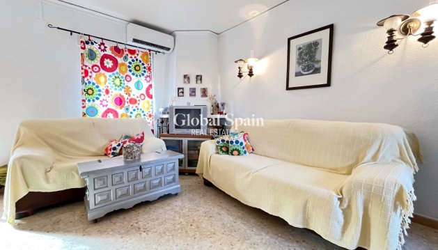 HOUSE - Resale - DENIA -
                Les Marines - Las Marinas