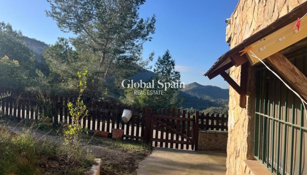 HOUSE - Resale - GEA Y TRUYOLS -
                Inland