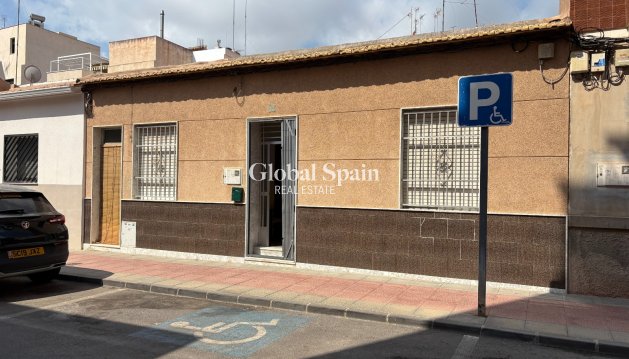 HOUSE - Resale - GUARDAMAR DEL SEGURA -
                Costa Blanca