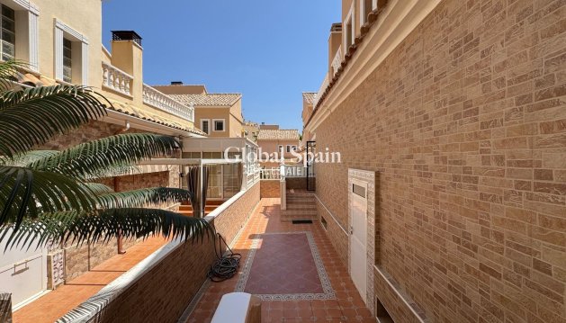 HOUSE - Resale - GUARDAMAR DEL SEGURA -
                GUARDAMAR DEL SEGURA