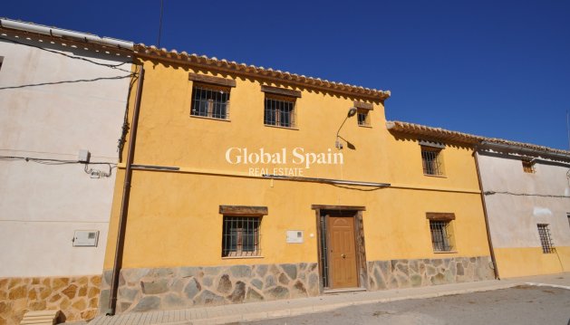 HOUSE - Resale - JUMILLA -
                Inland
