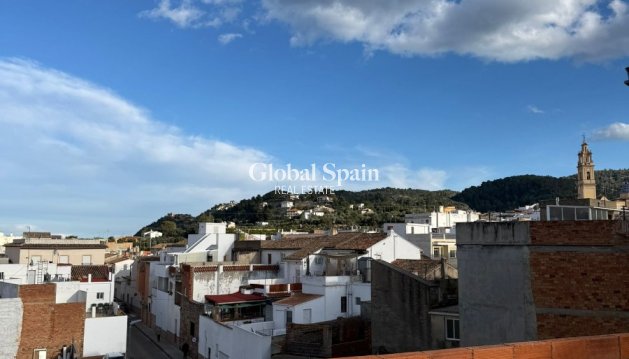 HOUSE - Resale - LA FONT D'EN CARRÒS -
                Centro