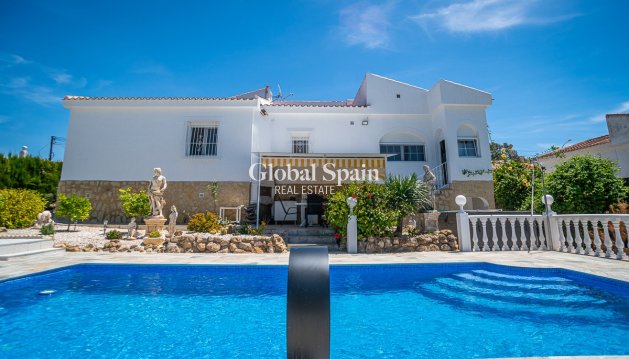 HOUSE - Resale - LA MARINA -
                LA MARINA