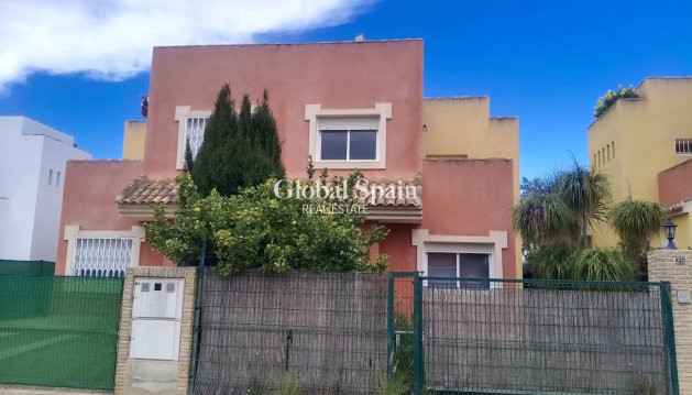 HOUSE - Resale - LA TERCIA -
                Inland