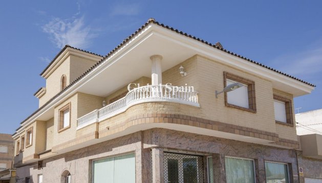 HOUSE - Resale - LOS ALCÁZARES -
                LOS ALCÁZARES