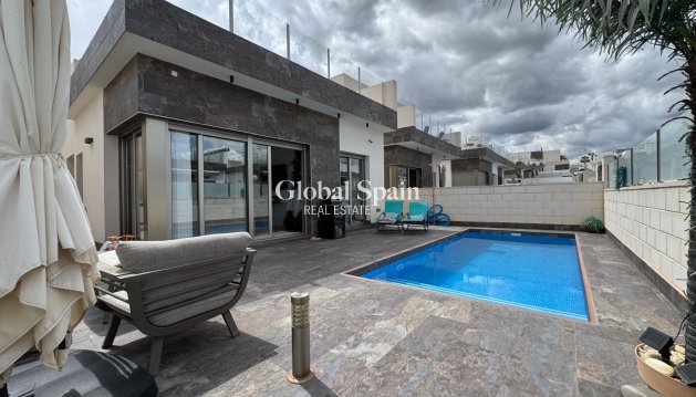 HOUSE - Resale -
                ORIHUELA - CJ-93123