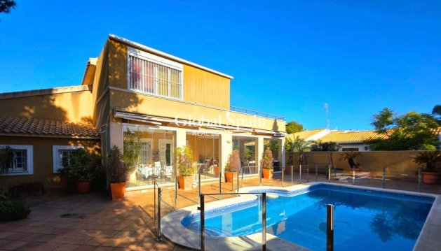 HOUSE - Resale - ORIHUELA COSTA -
                Altos de campoamor