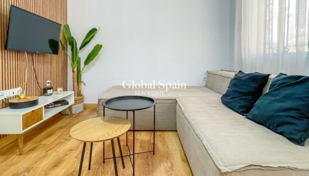 HOUSE - Resale - ORIHUELA COSTA -
                Costa Blanca