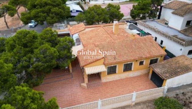 HOUSE - Resale - ORIHUELA COSTA -
                Costa Blanca