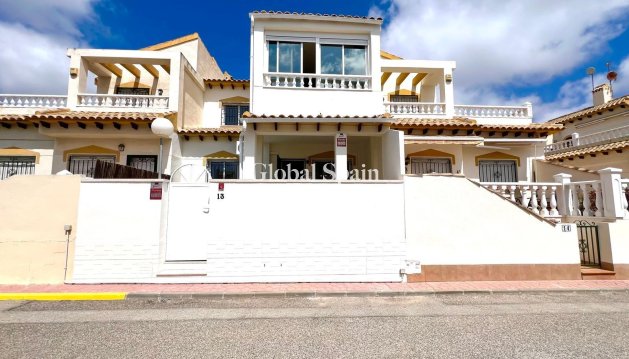HOUSE - Resale - ORIHUELA -
                Urbanización Perla del Mar