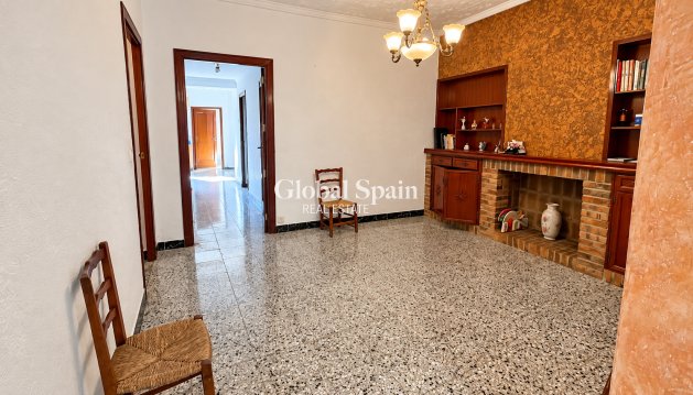 HOUSE - Resale - PEDREGUER -
                Pedreguer