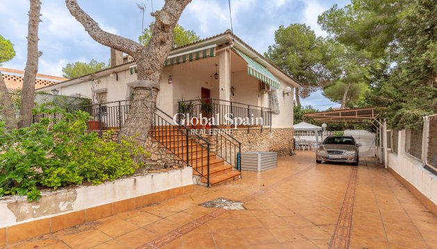 HOUSE - Resale - PILAR DE LA HORADADA -
                Pinar de Campoverde