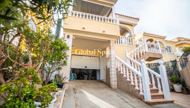 HOUSE - Resale - SAN FULGENCIO -
                urb.la marina