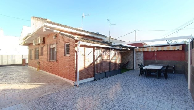HOUSE - Resale - SAN PEDRO DEL PINATAR -
                Los Cuarteros
