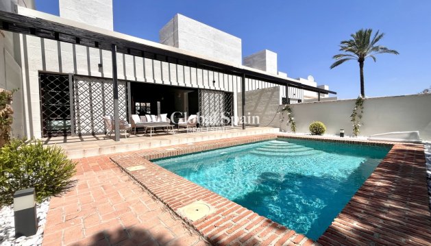 HOUSE - Resale - SUCINA -
                Inland