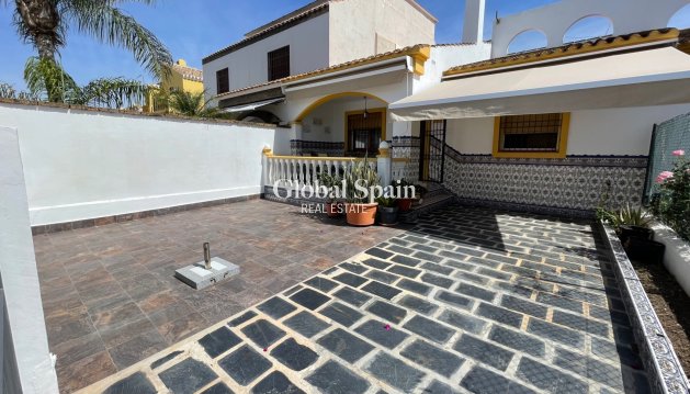 HOUSE - Resale - TORRE DE LA HORADADA -
                Costa Blanca