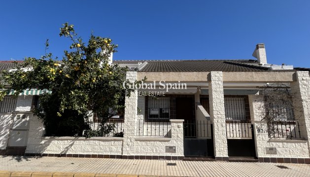 HOUSE - Resale - TORRE DE LA HORADADA -
                Costa Blanca