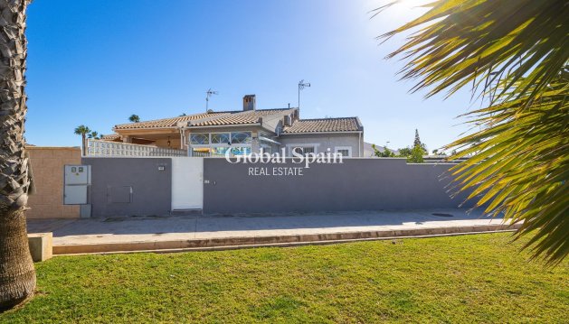 HOUSE - Resale - TORREVIEJA -
                Aguas Nuevas