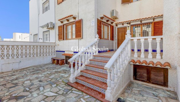 HOUSE - Resale - TORREVIEJA -
                Calas blanca