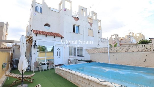 HOUSE - Resale - TORREVIEJA -
                Costa Blanca