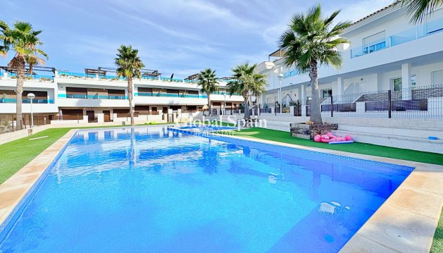 HOUSE - Resale - TORREVIEJA -
                Costa Blanca