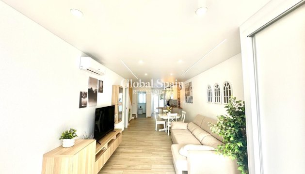 HOUSE - Resale - TORREVIEJA -
                Estacion de autobuses