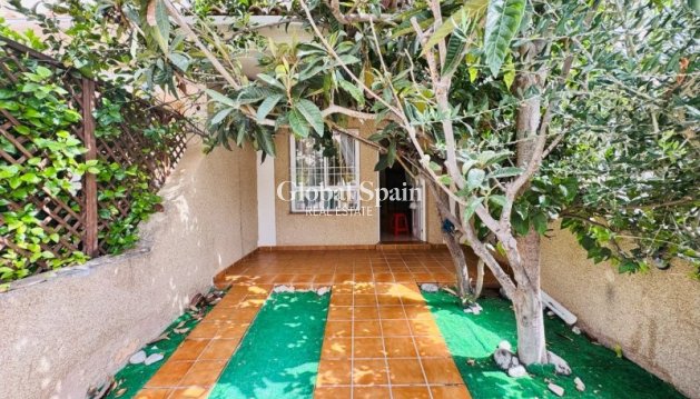 HOUSE - Resale -
                TORREVIEJA - GSR-31257