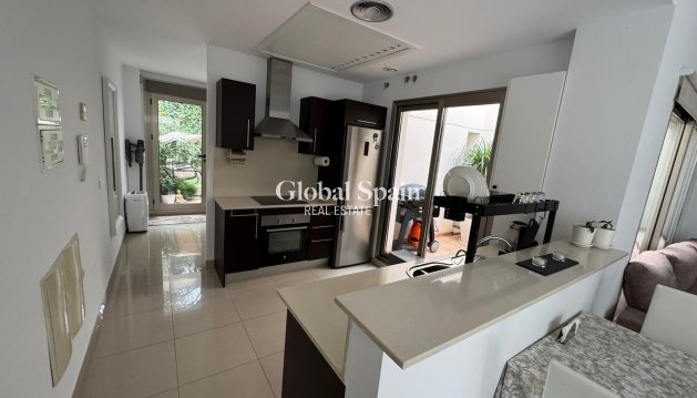 HOUSE - Resale - TORREVIEJA -
                Punta Prima