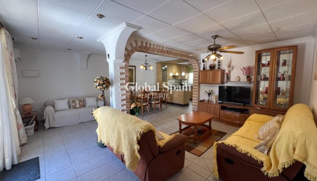 HOUSE - Resale - TORREVIEJA -
                San Luis